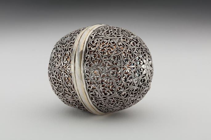 Silver Container  (Bezoar or Goa Stone) | MasterArt